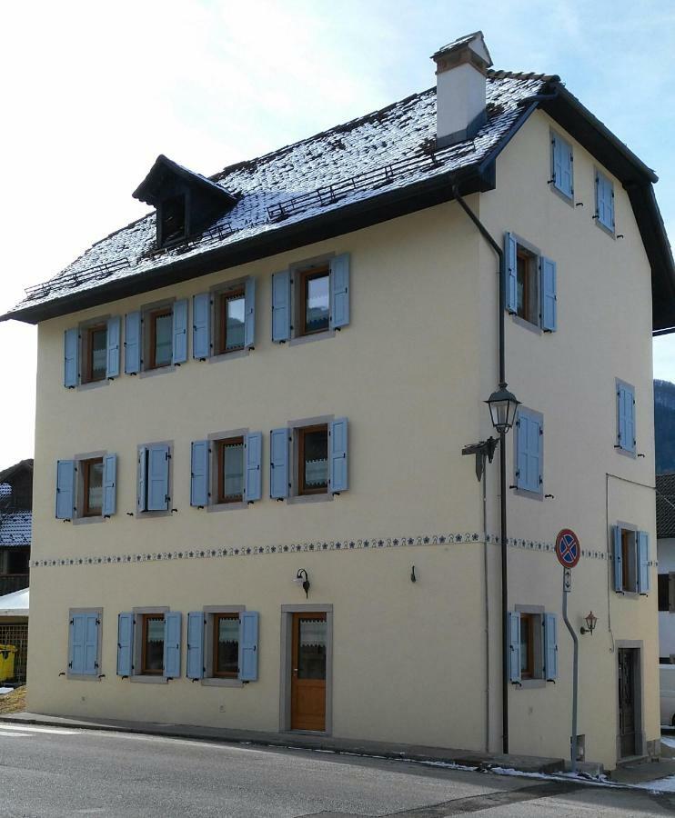 Alpedale Locanda Ovaro Exterior photo